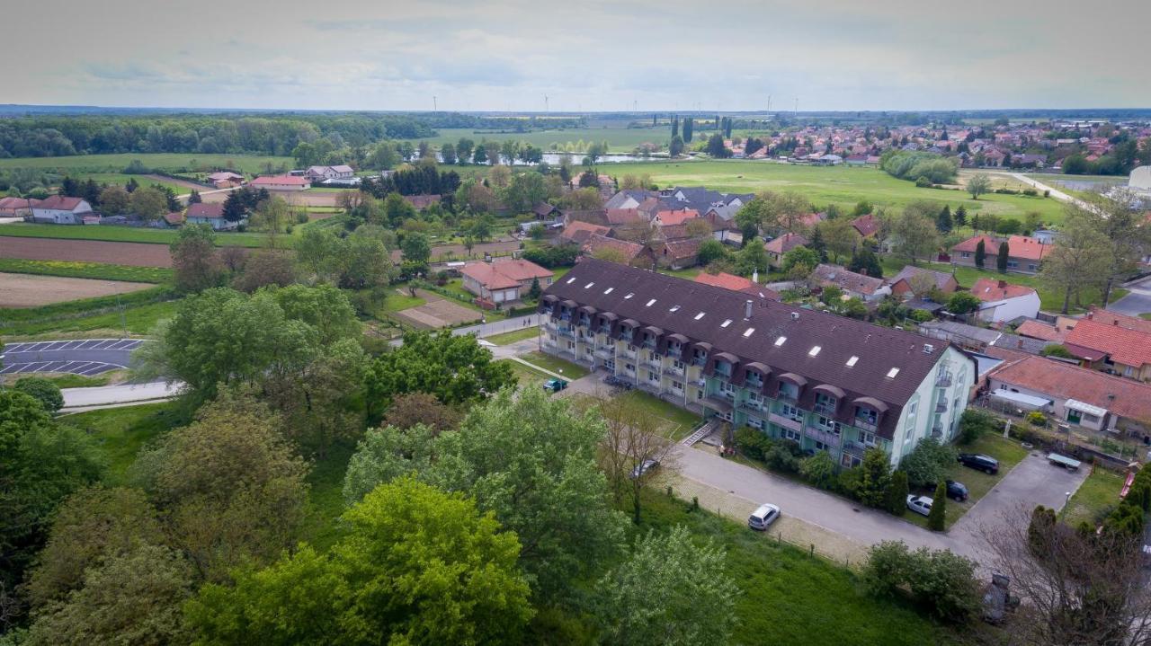 Erika Apartman Sarvar Exterior photo