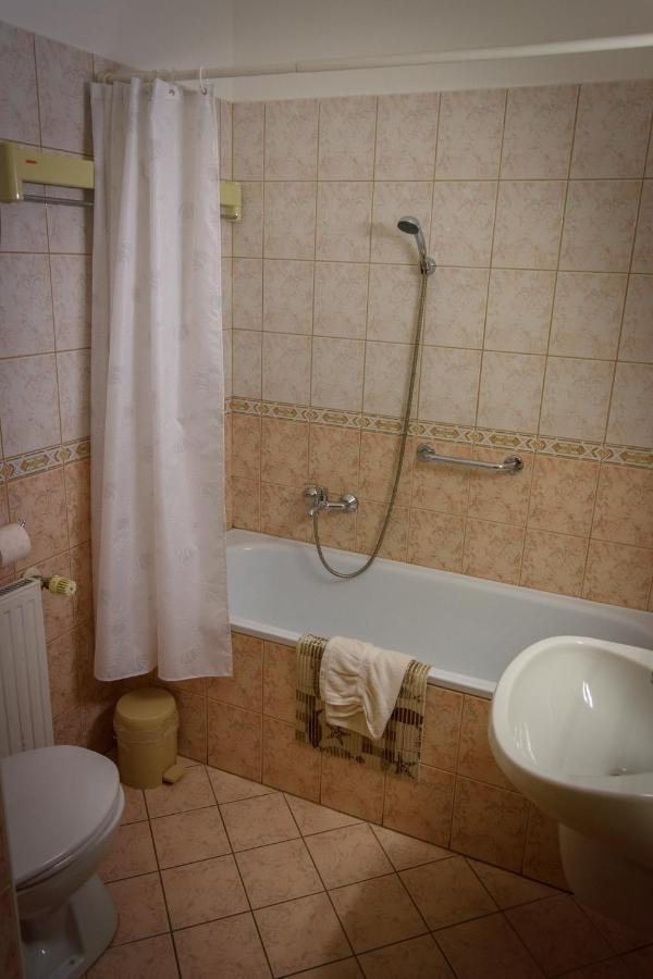 Erika Apartman Sarvar Exterior photo