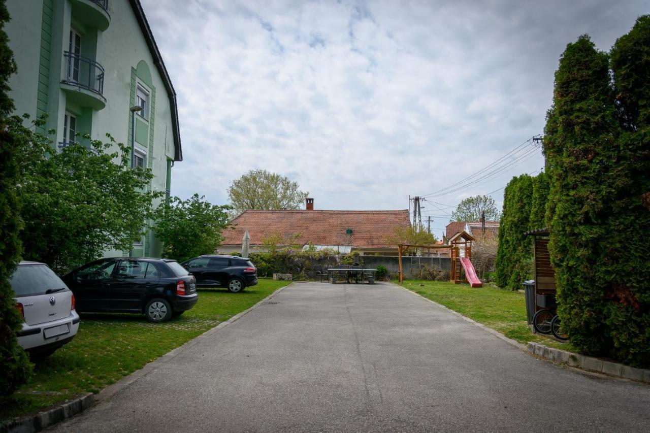 Erika Apartman Sarvar Exterior photo